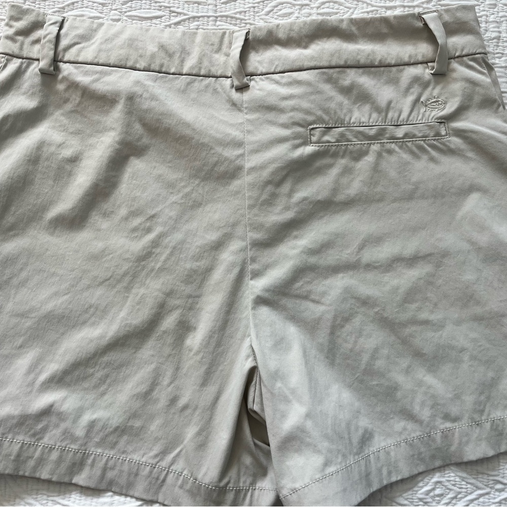 Southern Tide Women's Light Tan Performance Shorts size 4 - Picture 2 of 6